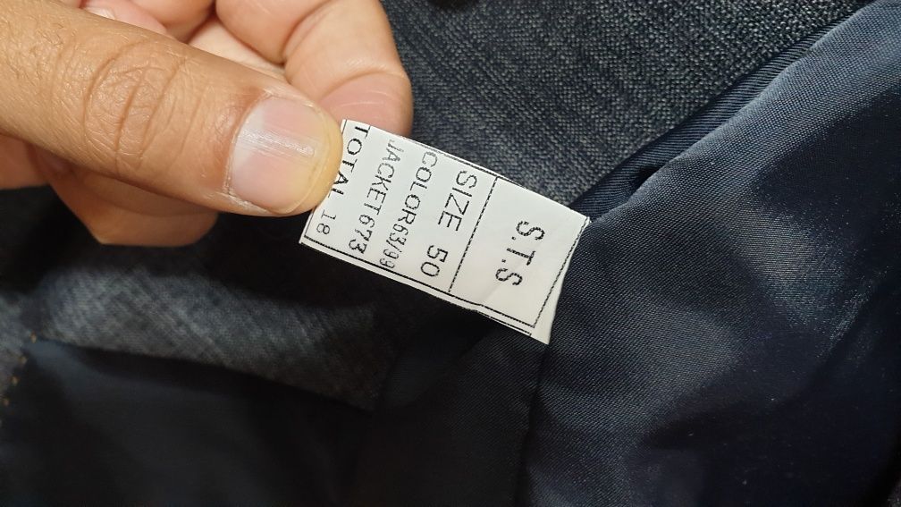 Продам костюм тройка