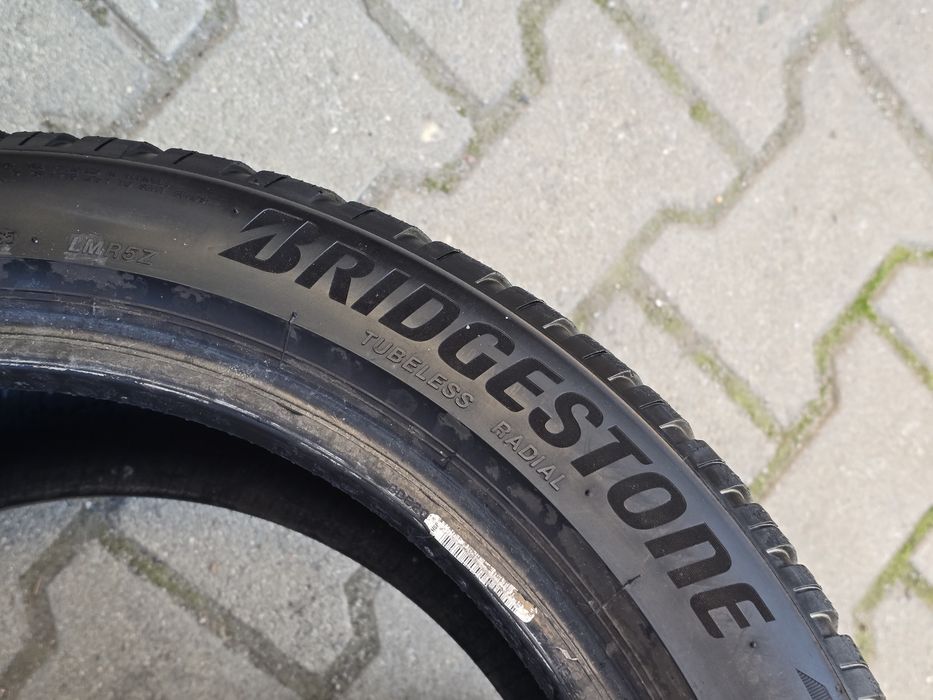225 45 17 Bridgestone