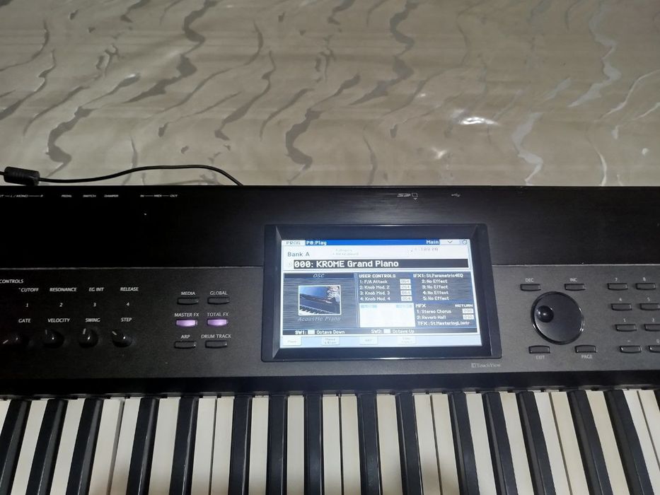 Korg Krome продам, сотаман. Яхши холатда