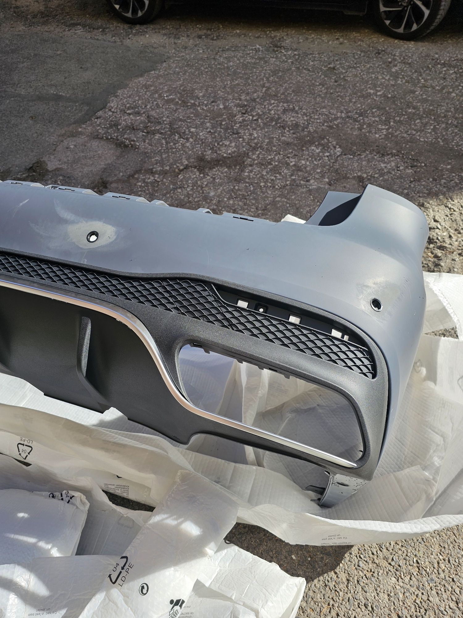 X166 GL GLS AMG задна броня дифузьор накрайници раздувки GLS63 AMG
