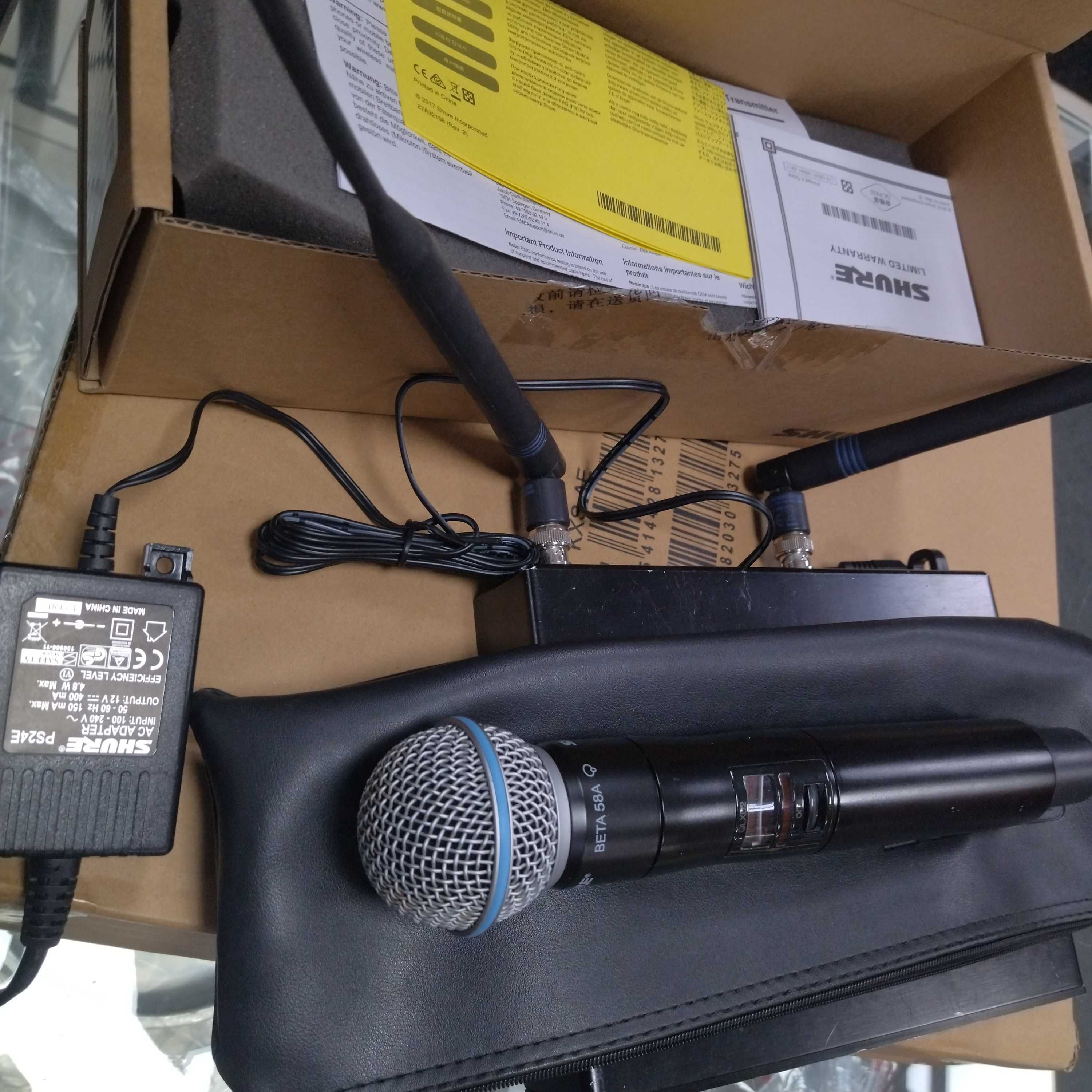 Shure QLXD4 / Beta 58 wireless microphone system