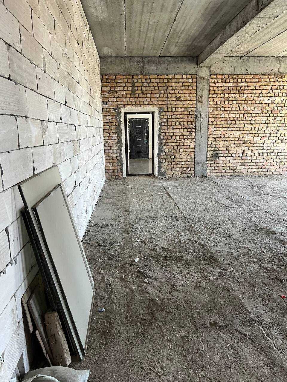 Продается коробка 85кв+13кв балкон в новостройке ЖК "Oq Saroy"
