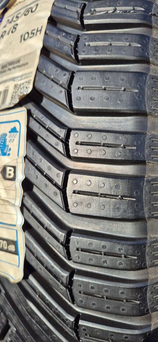 245 60 18 Michelin Allseason