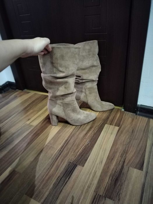 Елегантни боти  H & M в цвят нюд