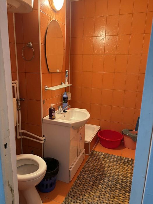 Apartament cu două camere de închiriat