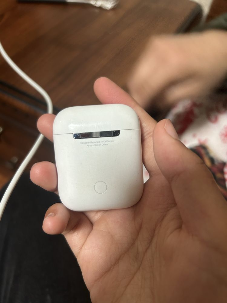 Airpods оригинал кейс