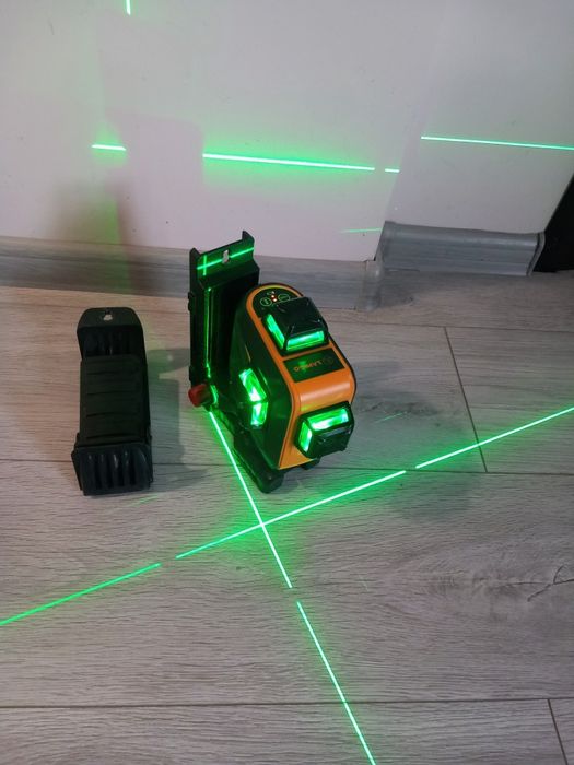 Лазерен нивелир LAMIGO CROSS 3DG