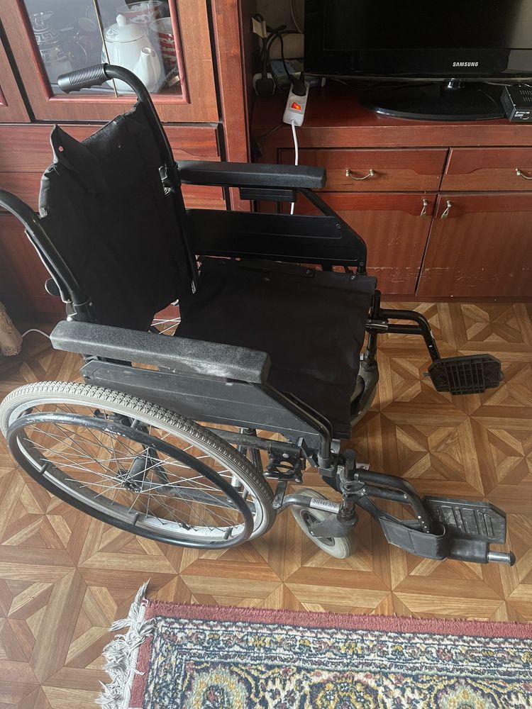 Продается инвалидная коляска для взрослых