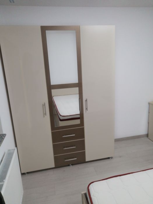 Vând urgent mobila dormitor