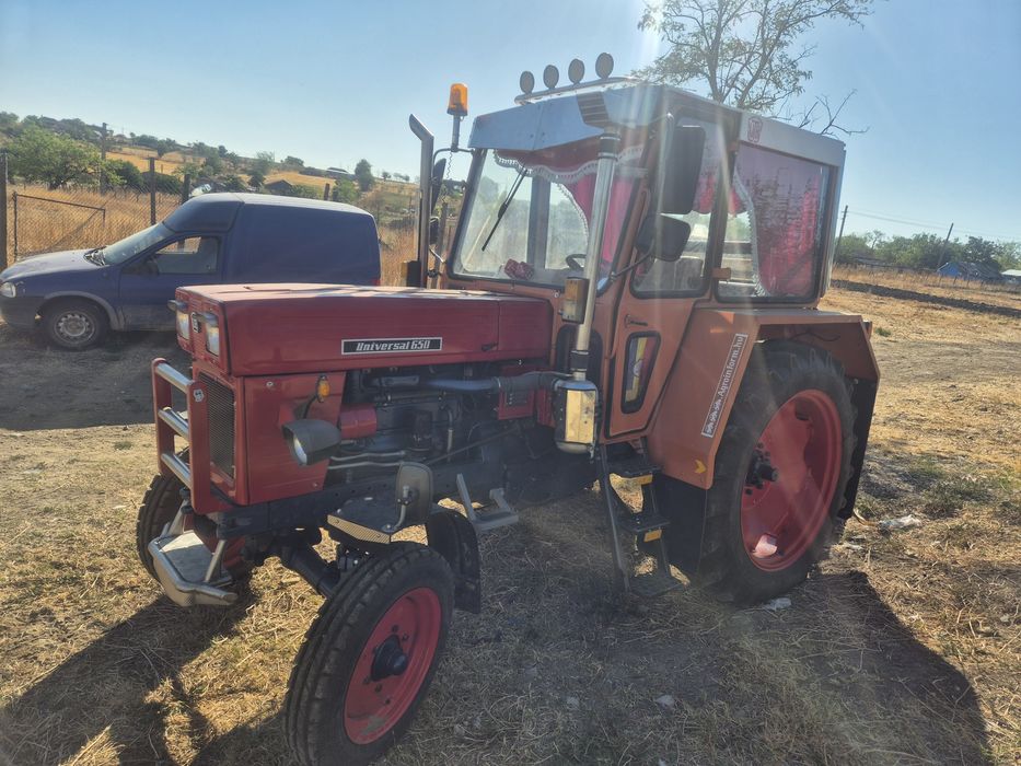 Vând tractor U650