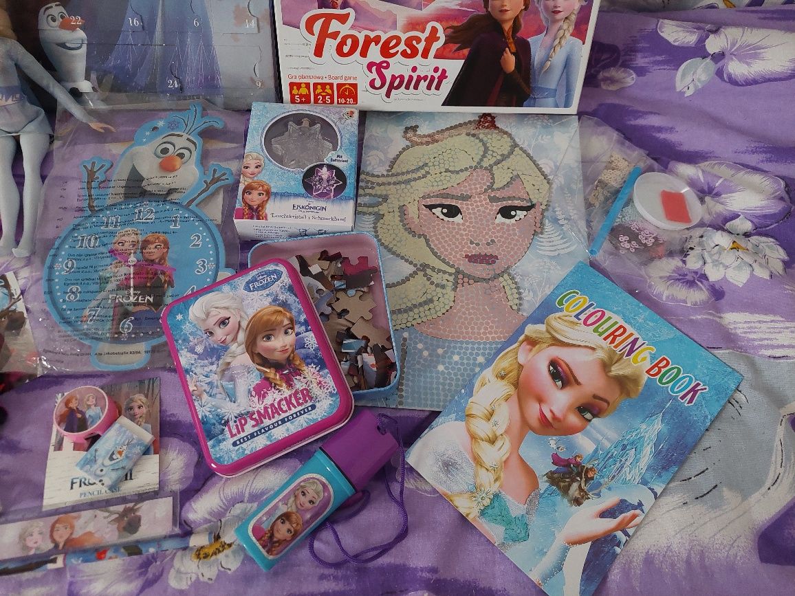 Lot Frozen 2 , jucării,  bijuterii , jocuri , carte de colorat