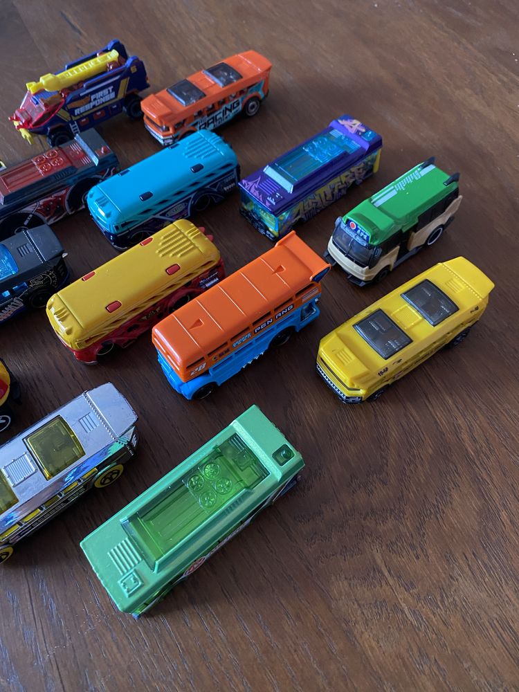 Hot wheels - автобуси