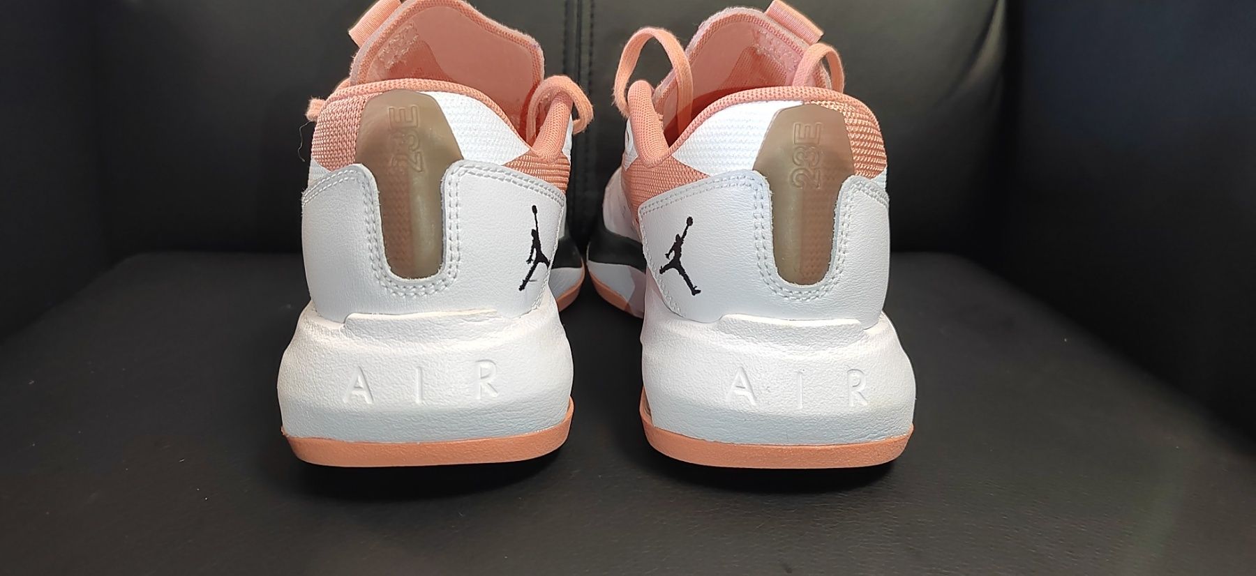 Nike Air Jordan 200E GS, номер 37,5