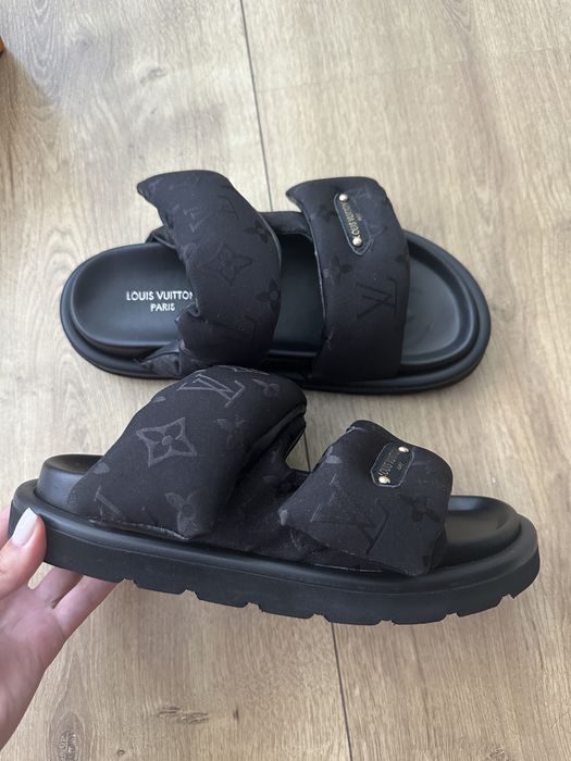Papuci Louis Vuitton
