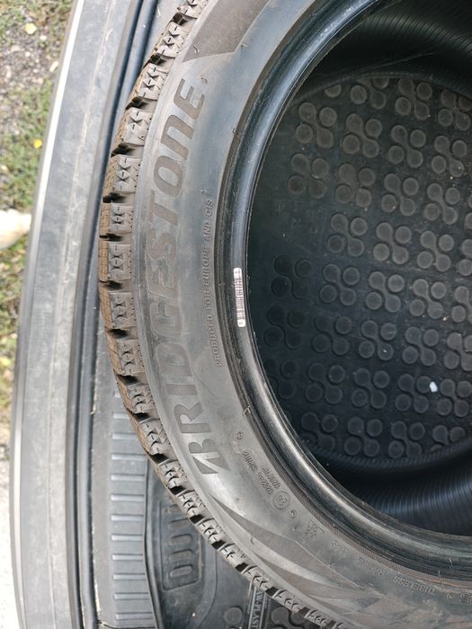 Продавам 4бр зимни гуми Bridgestone Blizak Ice. Размер 245/45/19.