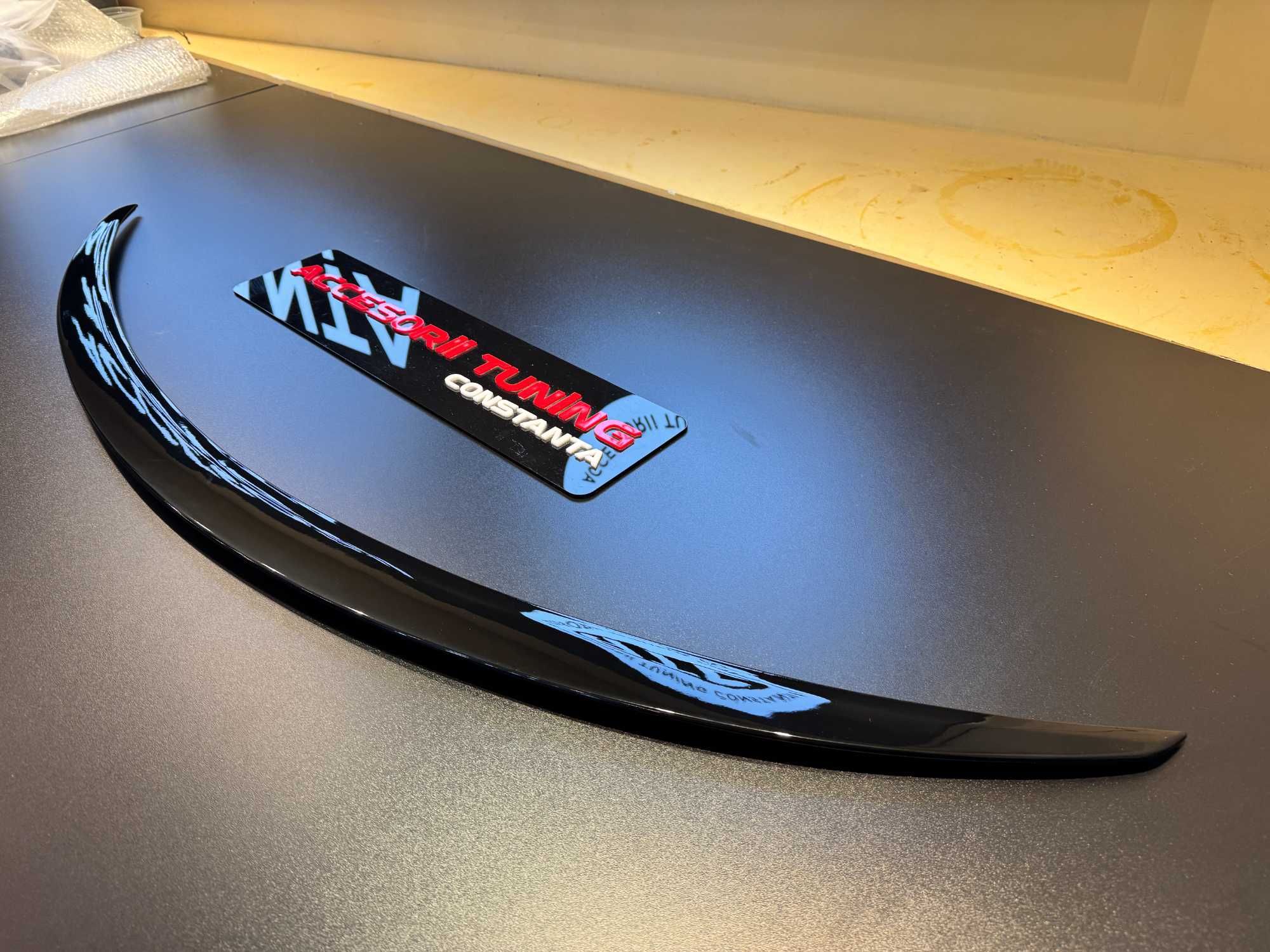 Eleron Portbagaj - Tesla Model 3 Negru Lucios