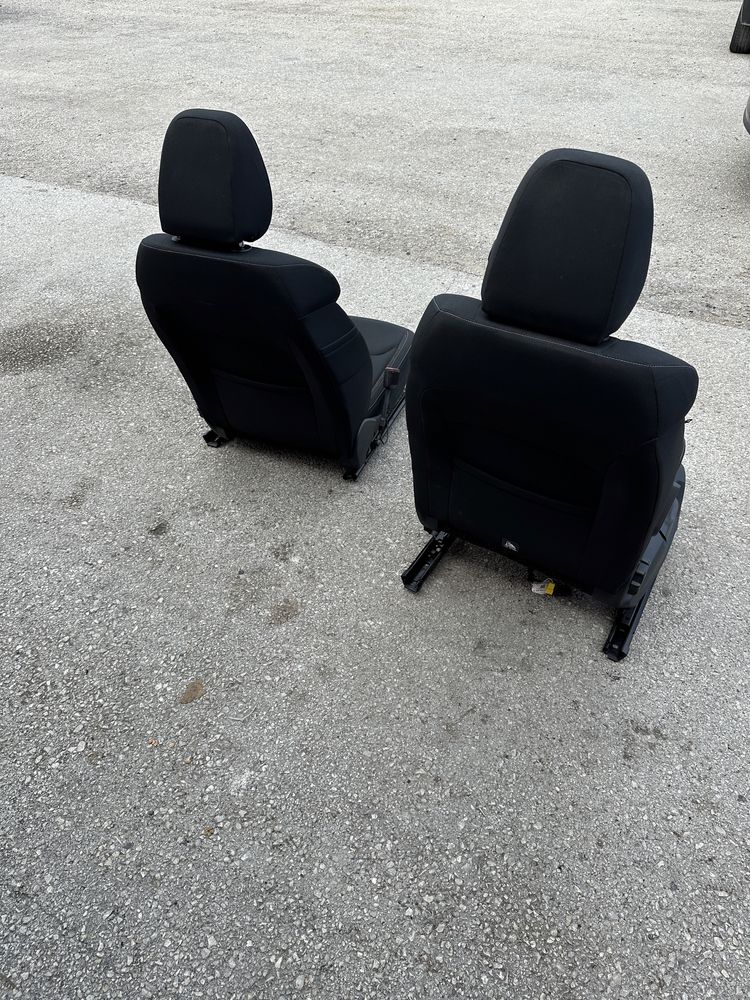 Предни седалки Шкода Скала Skoda Scala и заден борд Skoda skala