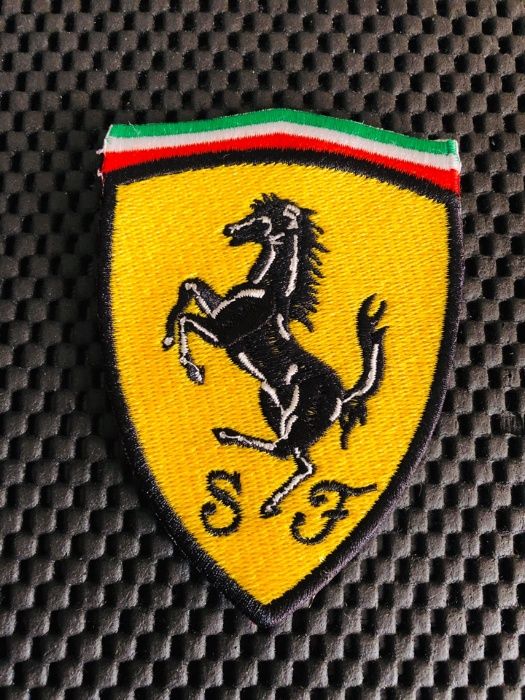 Шеврон нашивка "Ферарри"