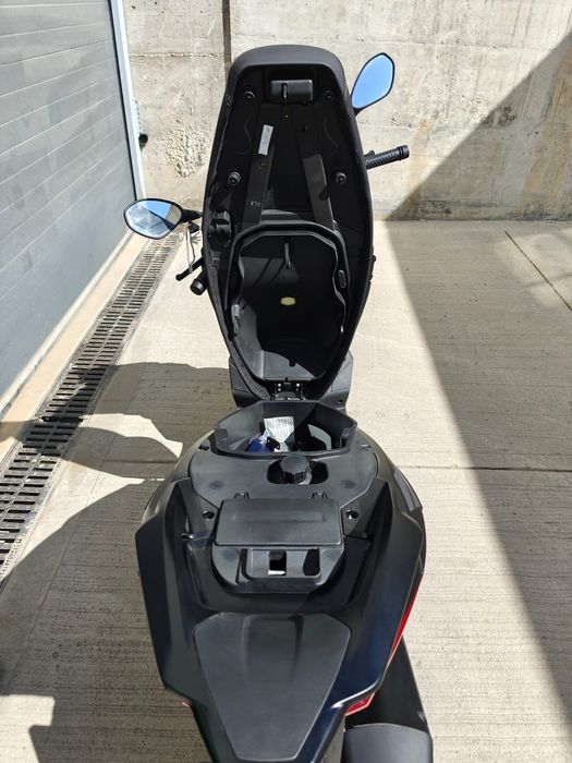Aprilia SXR 50 din anul 2023