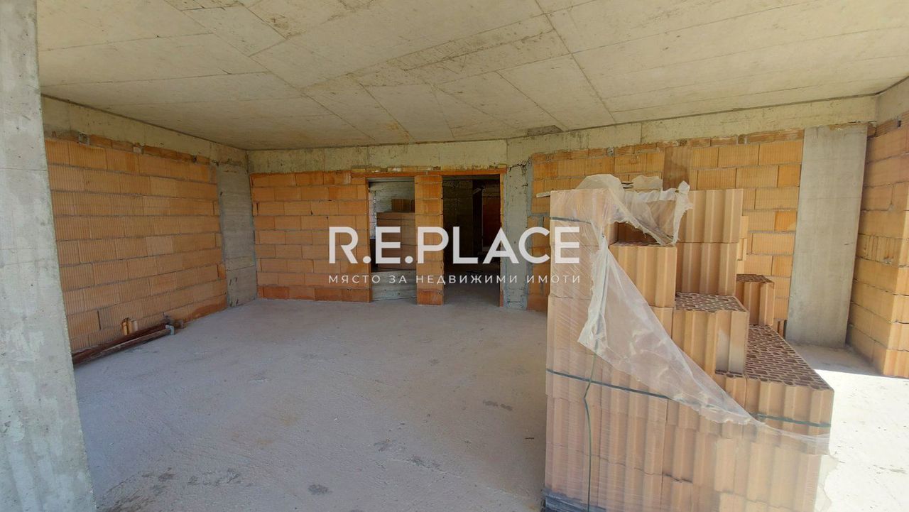 Продава се Тристаен апартамент в Варна, Аспарухово - 93 кв.м за 1010 €/кв.м - Снимка #1