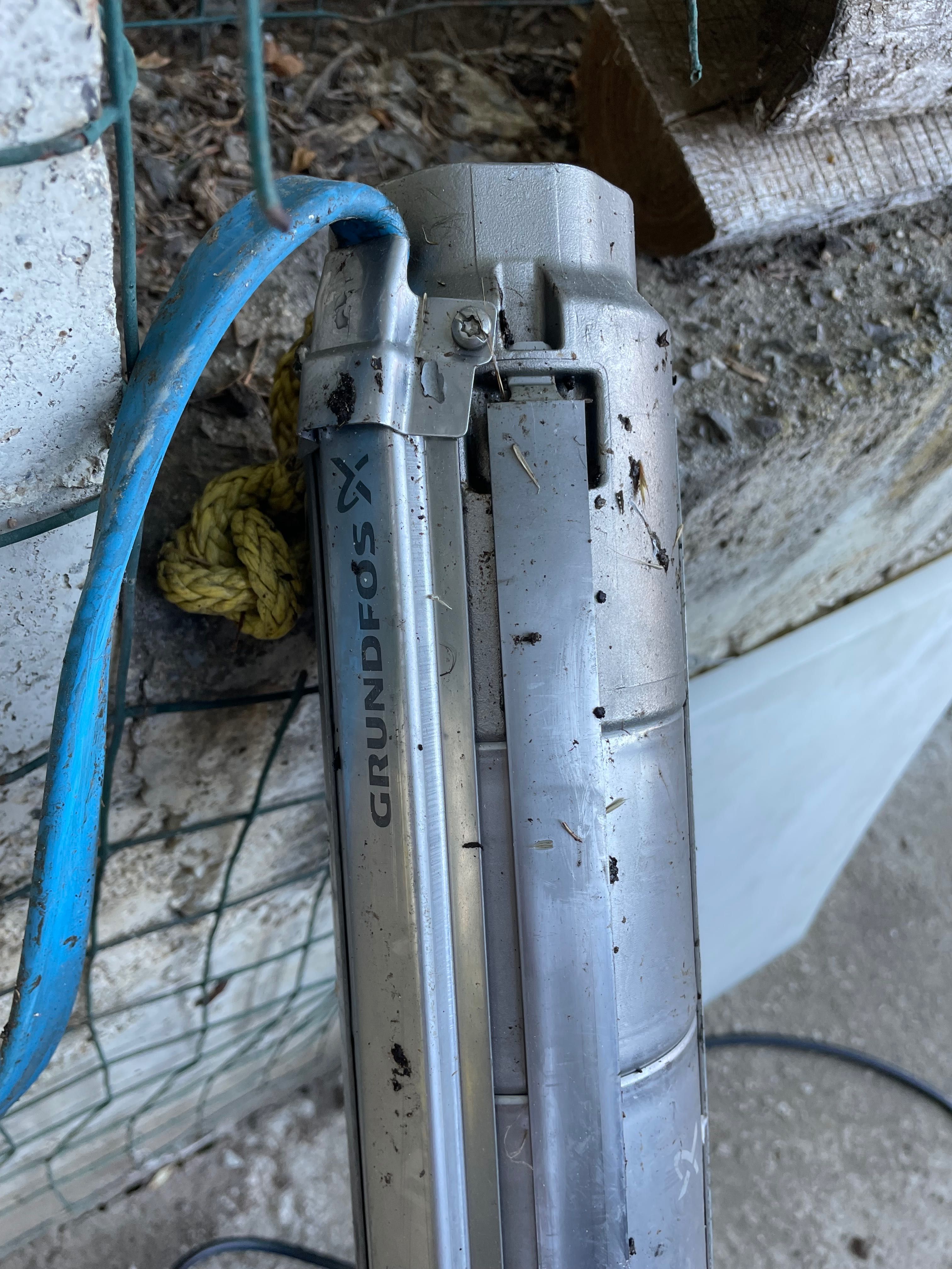 Продавам трифазна сондажна помпа Grundfos SP 11-11