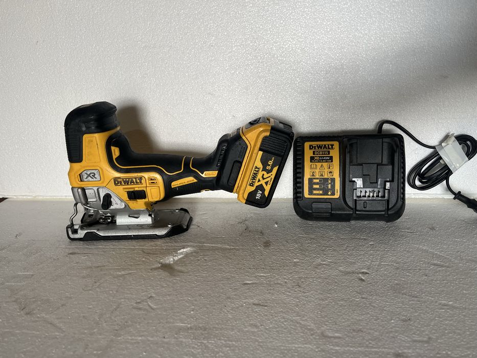 Fierastrau soricel Pendular Dewalt DCS335 Brushless 18V 5Ah