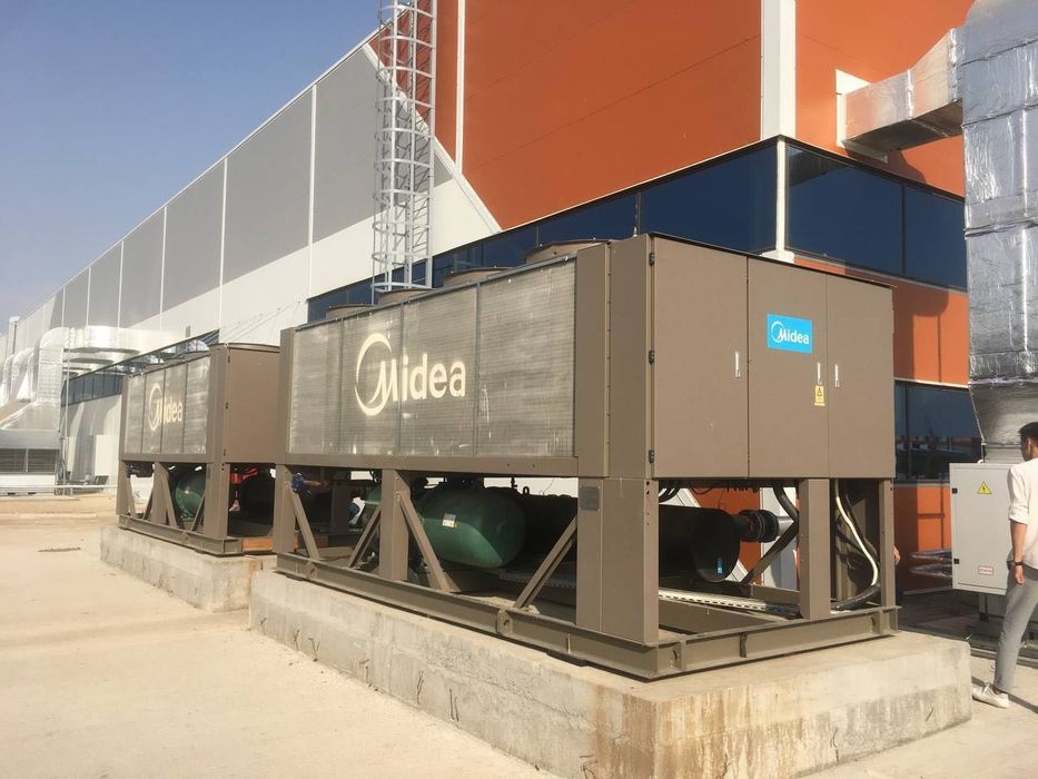 Midea chiller sovitish va isitish tizimi uchun binolar