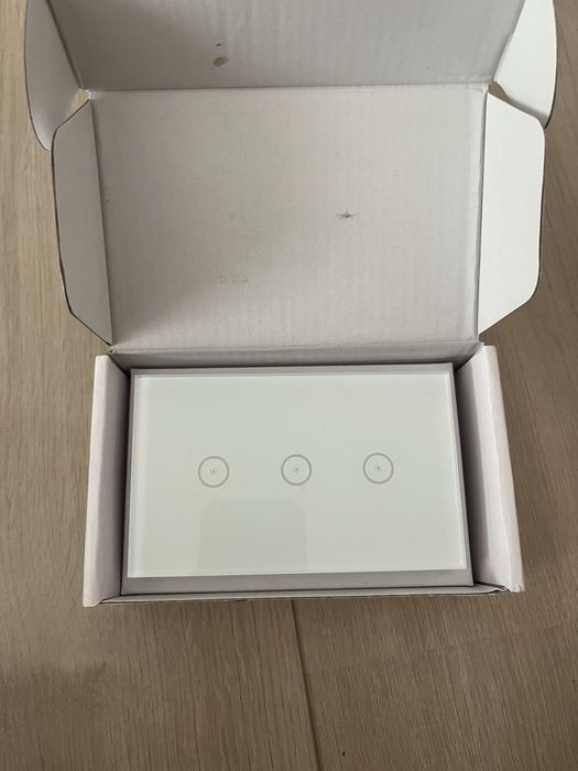 Comutator inteligent compatibil cu Alexa