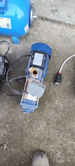 Vând pompe de apa și hidrofor