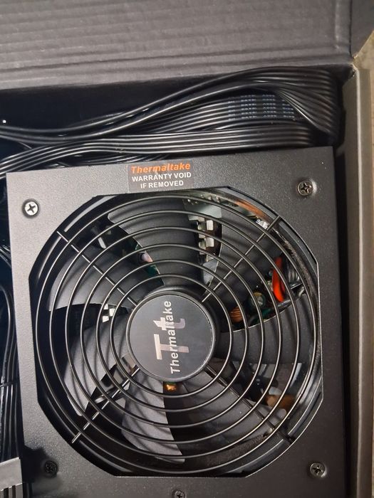 Sursa Thermaltake 630W Gold + Cabluri