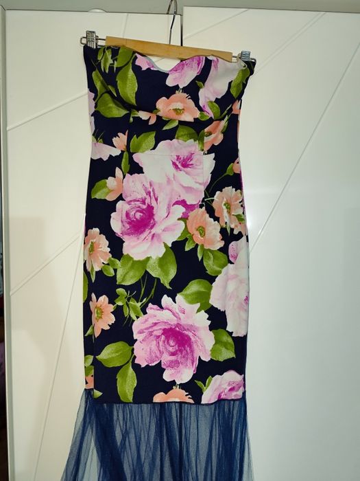 Vând rochie tip sirena