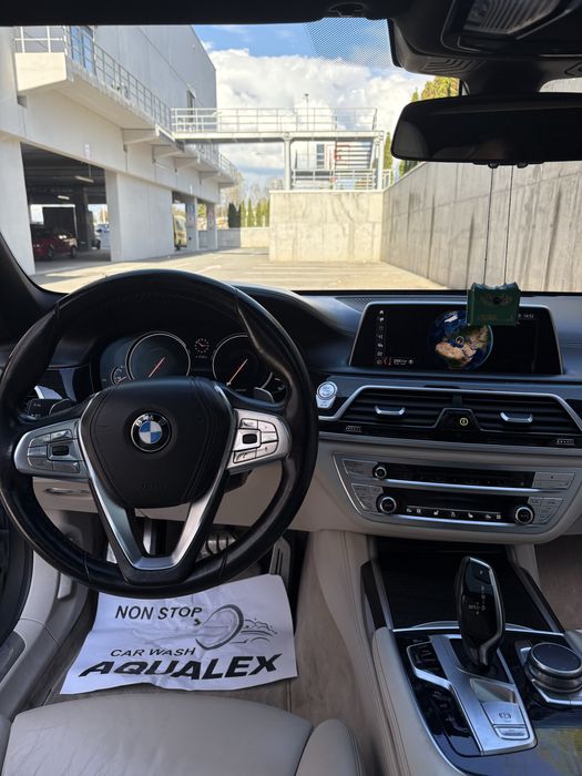 BMW 750i X-Drive