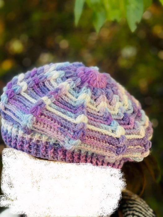 Bereta unicat realizată manual