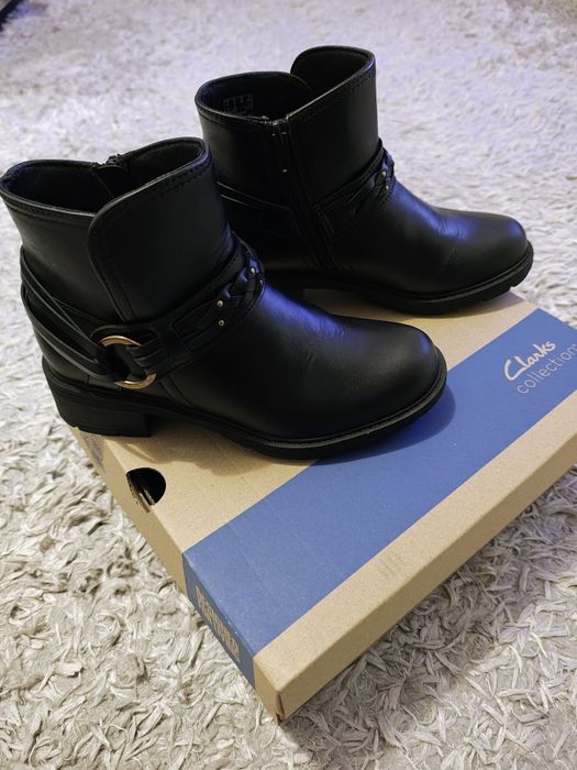 Ghete piele Clarks