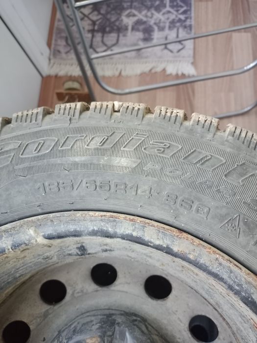 Продам резину липучка на штампах ,