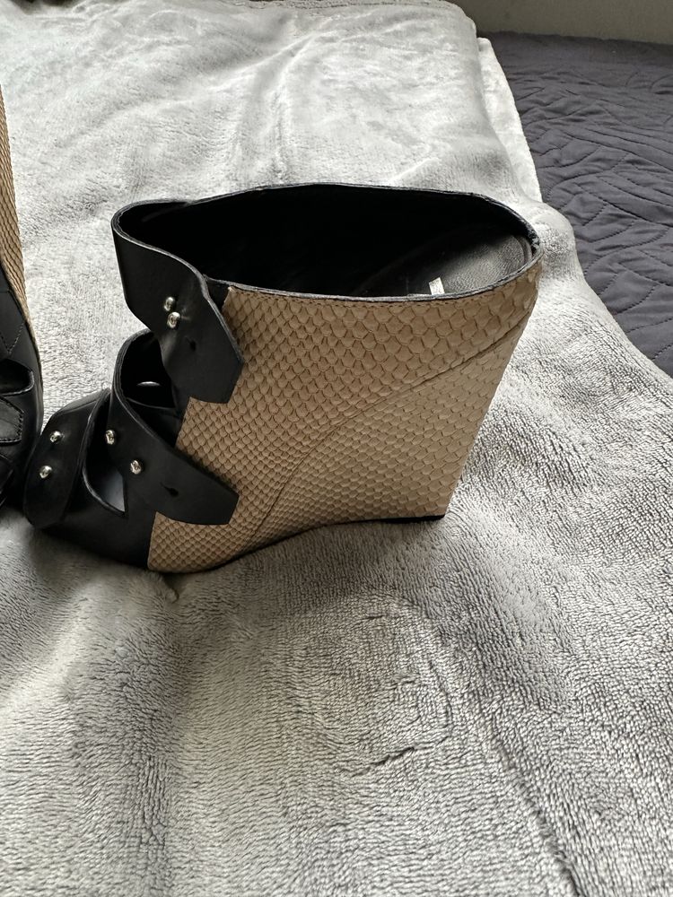 Маркови  дамски сандали Chloe 36