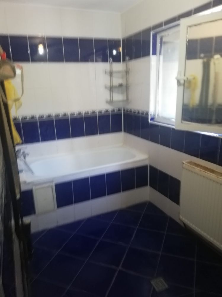 Casa zonă bună, libera, pret de apartament.