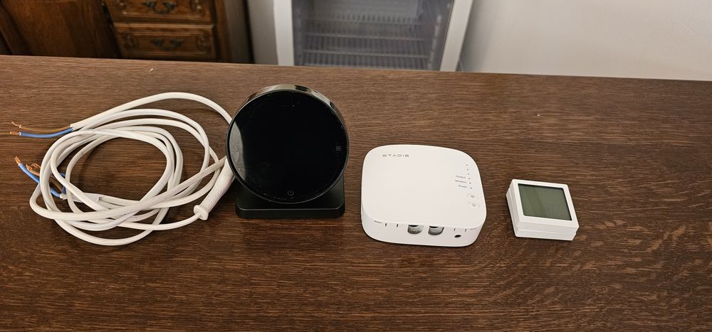 Vând termostat de ambianta wireless  STADIS