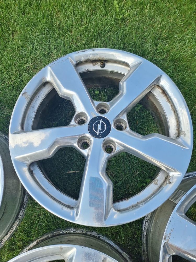 Vând un set de jante 5x115 R17X7J ET38 Chevrolet Volt/ Opel Ampera