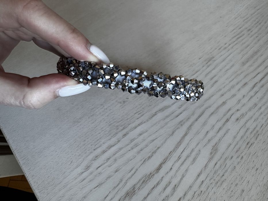 Диадема с мъниста