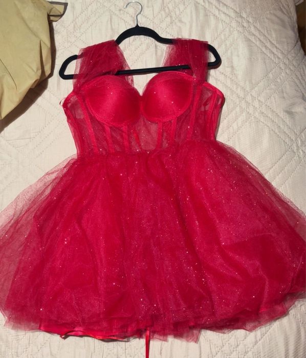 Чисто нова рокля