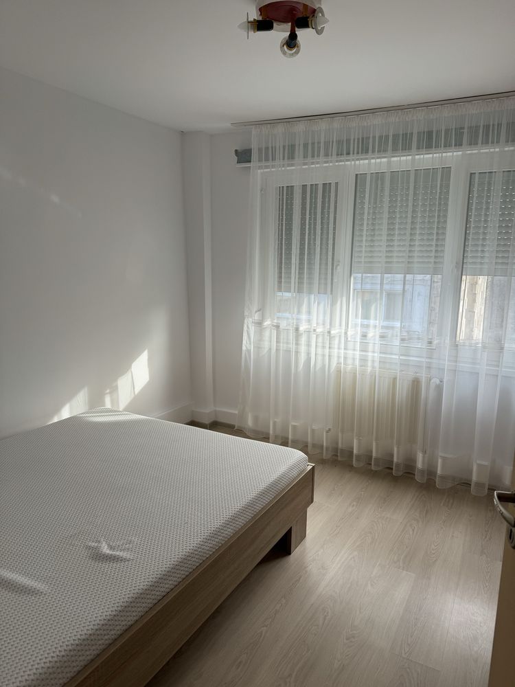 Inchiriez apartament