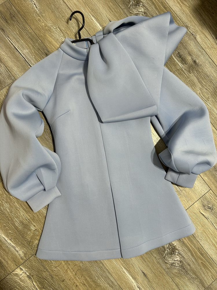 Rochie eleganta cu funda pe umar