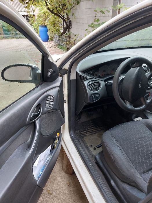 Vând Ford Focus 1.8 TDDI
