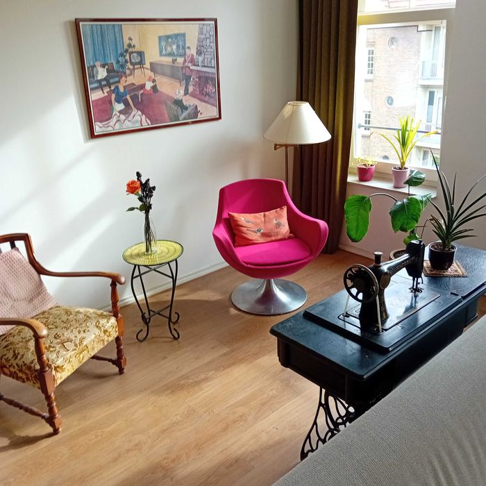 Дава се под наем Двустаен апартамент в София, Център - 55 кв.м за 408 € - Снимка #1