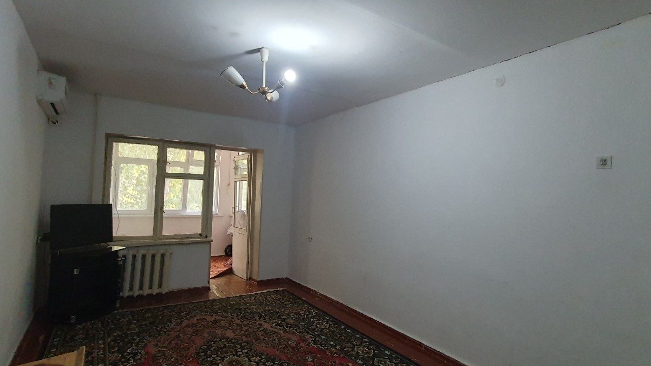 СРОЧНО продается квартира в Алмазарском районе. 3-3-4. 67м²