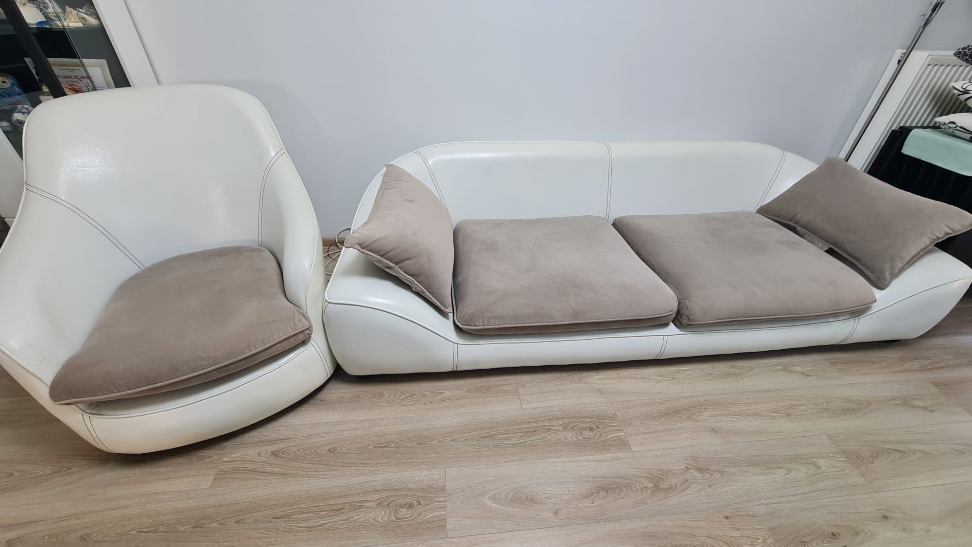 Set canapele piele albă