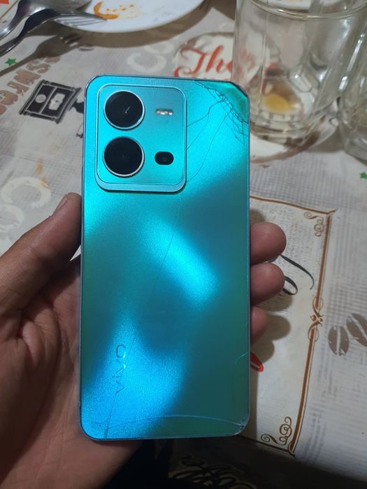 Vivo V25 5G 8/256 rasmda ozi