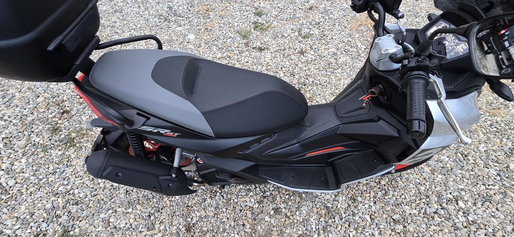 Aprillia SR GT 200