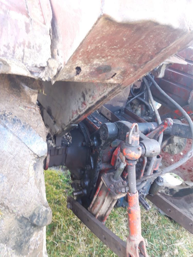 Vând tractor 650 tip export + transmisie tip export